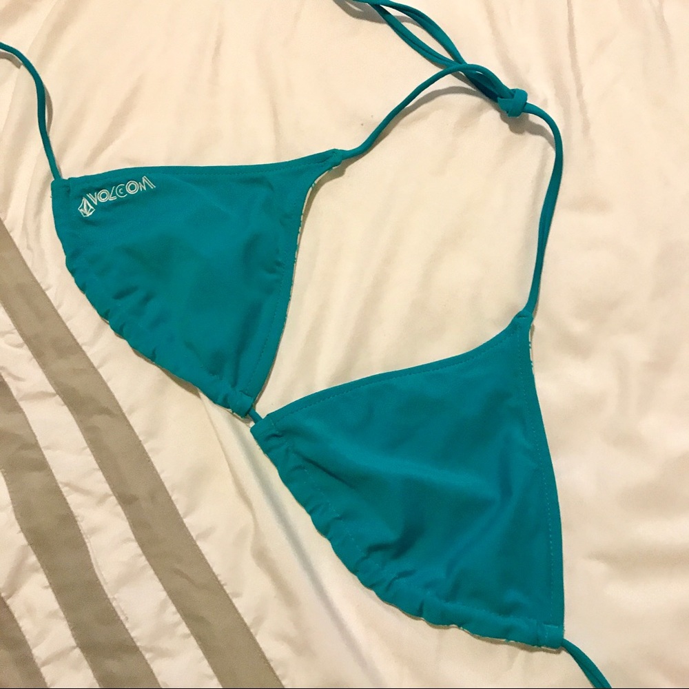 VOLCOM Reversible Bikini Top - Picture 4 of 5